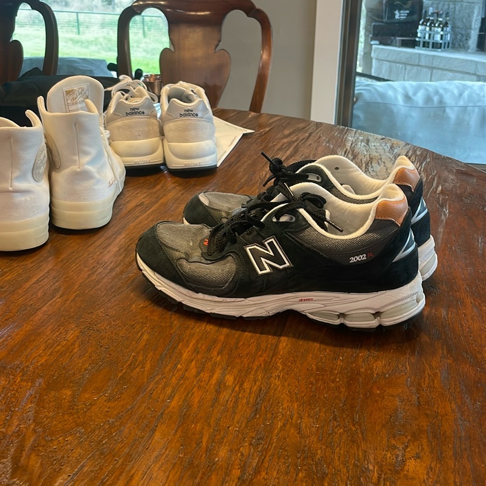 Mens new balance 2002R